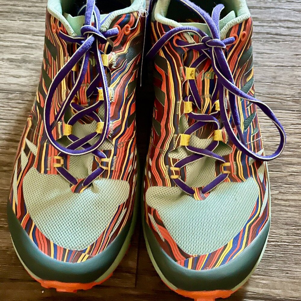 La Sportiva X Janji Jackal